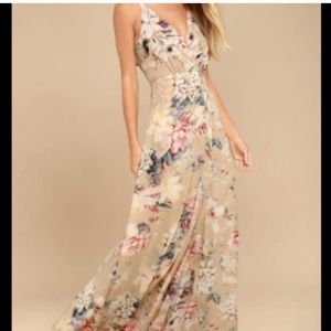 Lulu’s Floral Maxi Dress